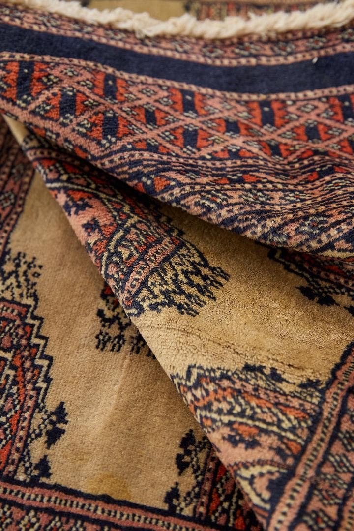 ヴィンテージラグ　トライバルラグ　パキスタン産（92×62cm）ベージュ　紺　茶
