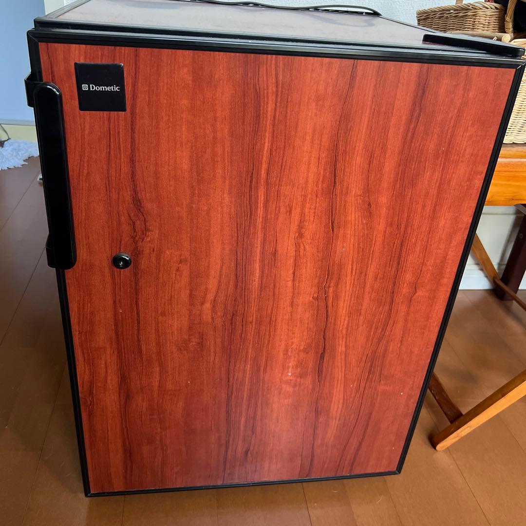 Dometic ワインセラー 木目調 縦型