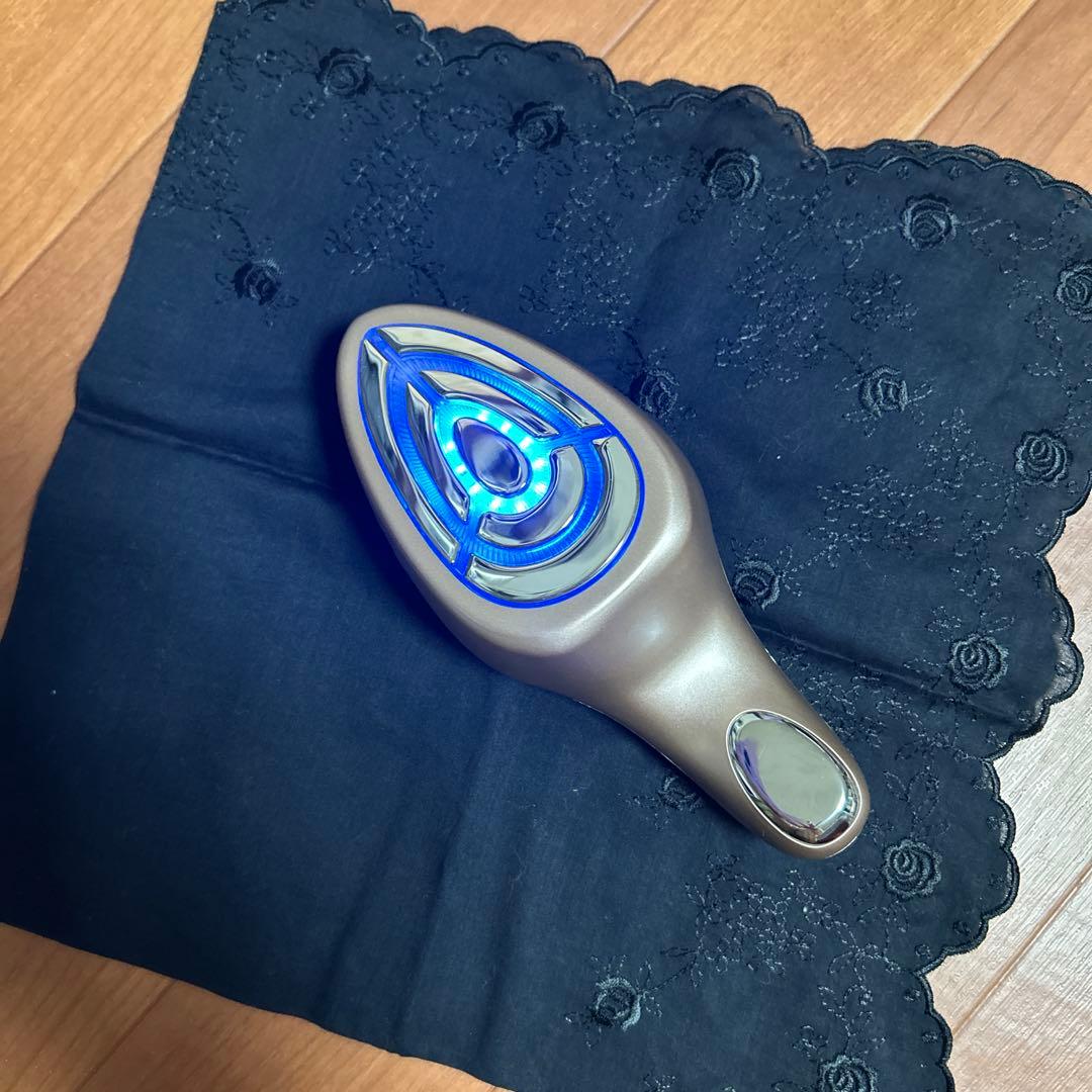 ME ラボン エクラ 美顔器　極美品　IKKOさんプロデュース