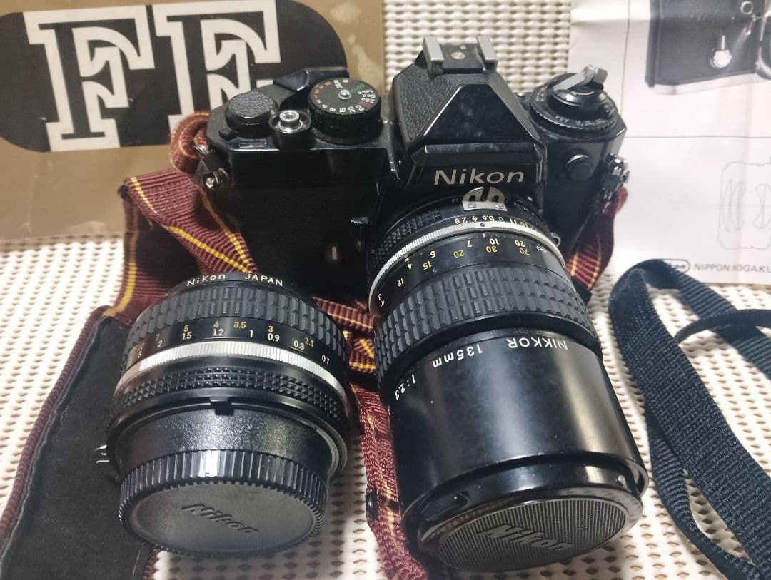 Nikon FE 一眼レフカメラ 50mmレンズ付き 望遠レンズ