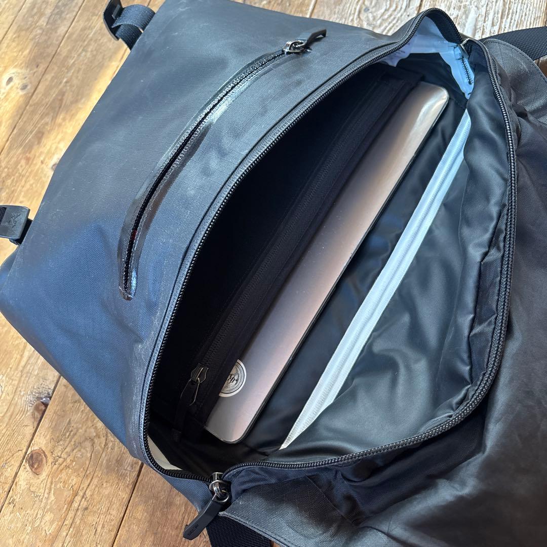 【お値下げ】Arc'teryx Granville 10 Courier Bag