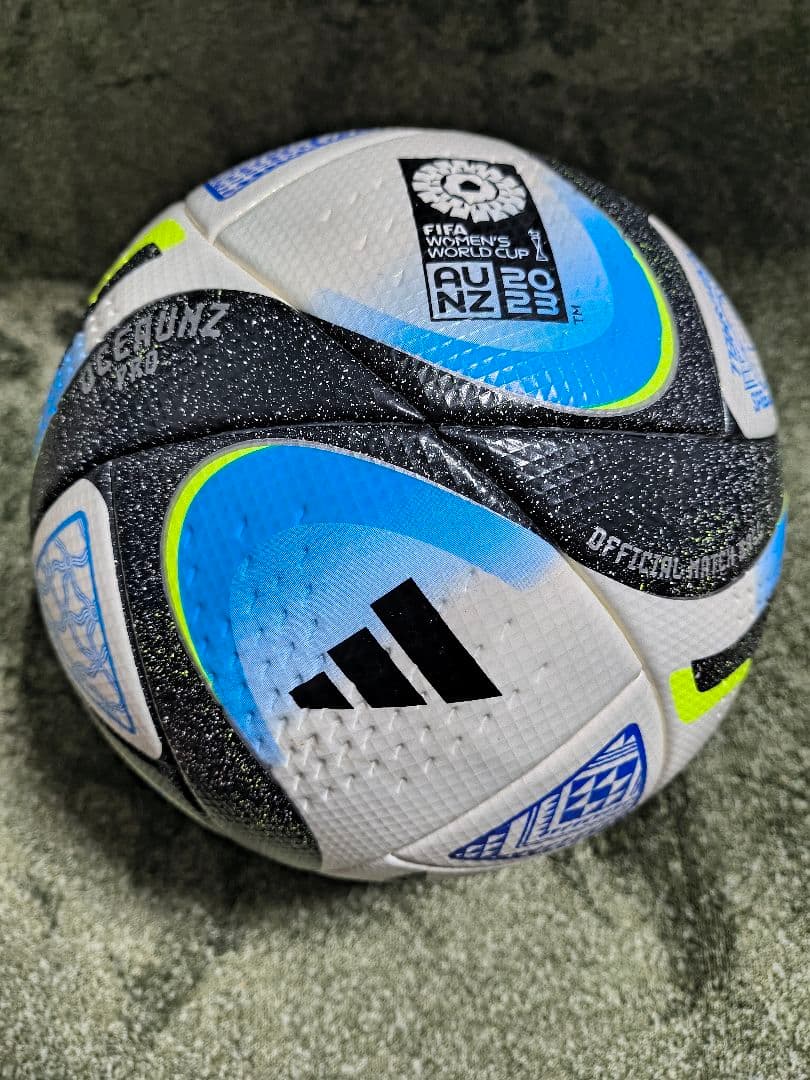 アディダス　オーシャンズプロ　サッカーボール　5号球　adidas