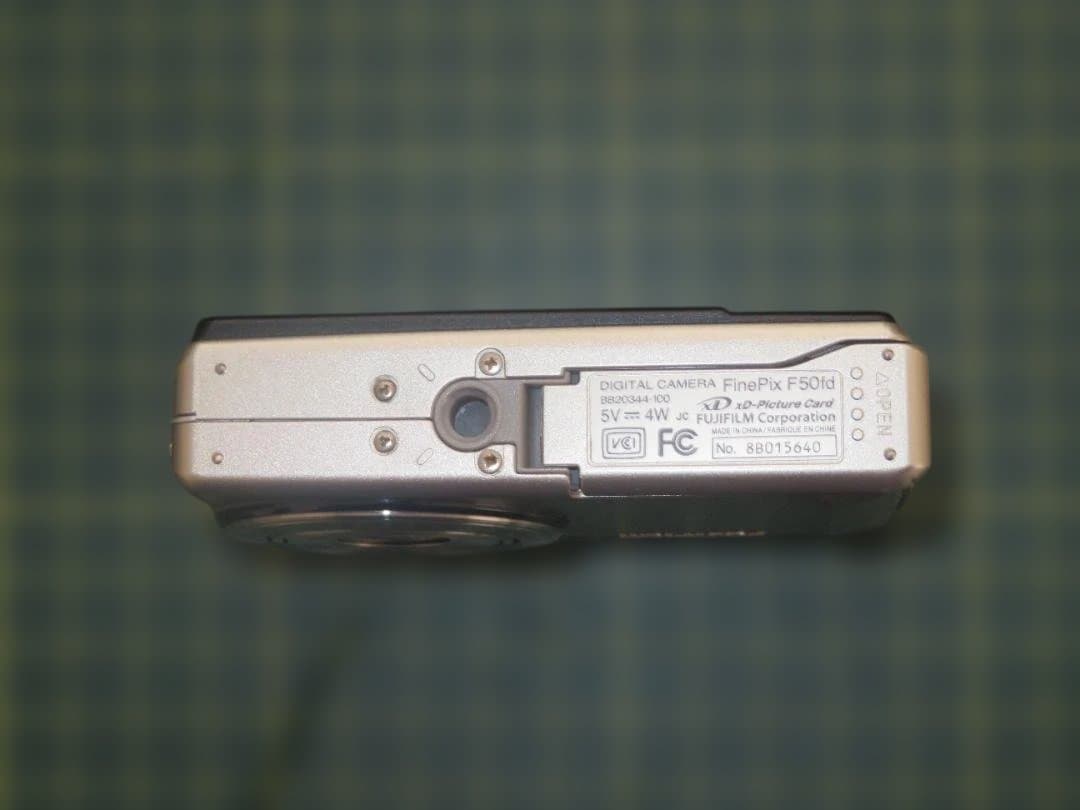 タイムセール価格【（通電確認）ジャンク品】FinePix F50fd