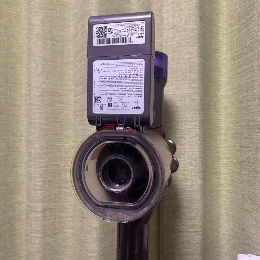 ダイソン　V8 slim fluffy サイクロン式　コードレスクリーナー