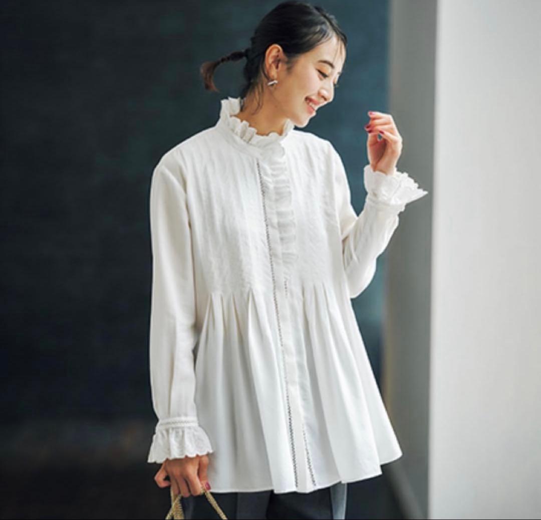 【未新品タグ付】2025✨️完売品✨️ローブブラン ジオメトリック レース ブラウス