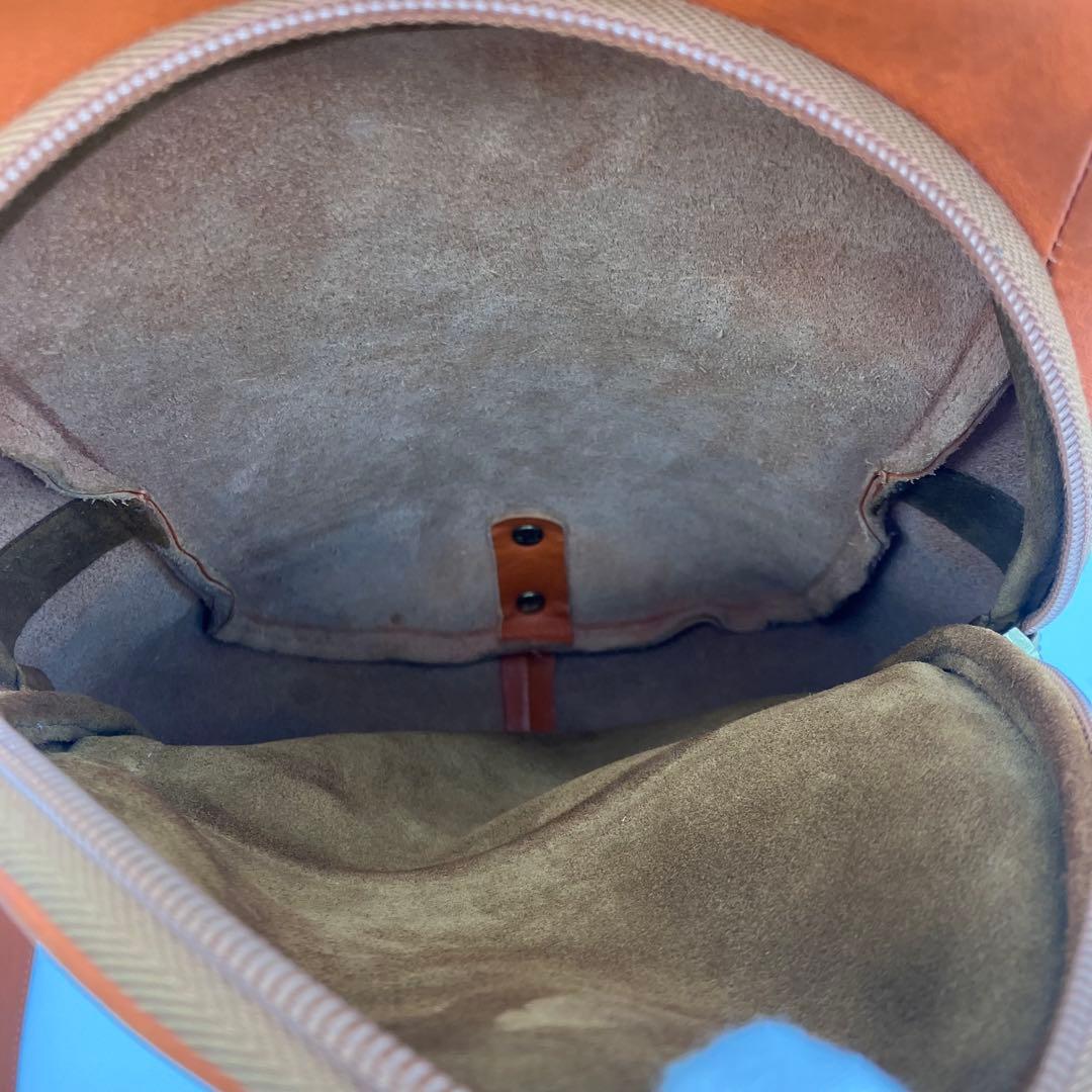 ⭐️希少美品⭐️ イルビゾンテ レザー ロゴ型押し ボディバッグ ショルダー