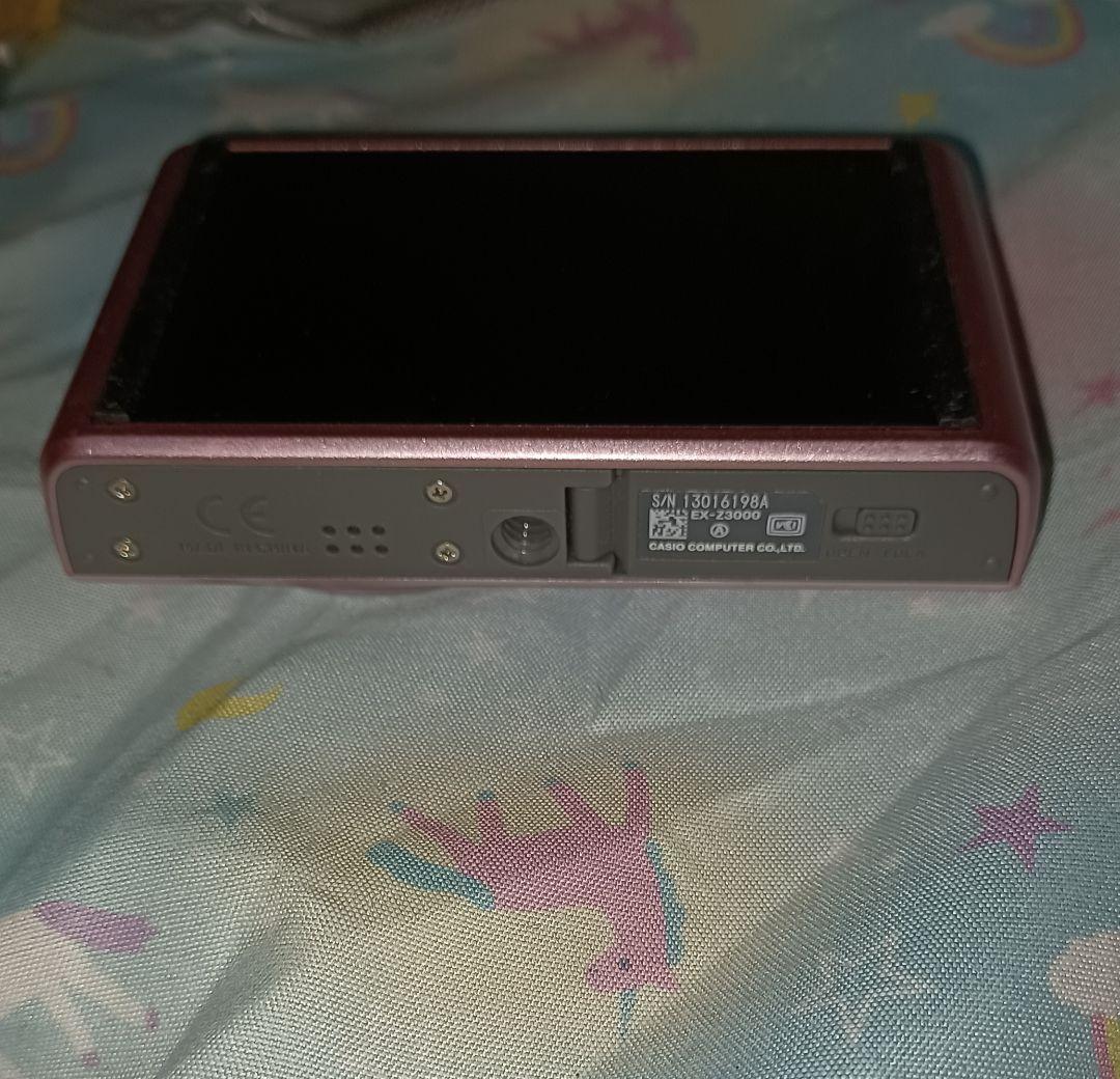 けいおん　秋山澪　デジタルカメラ　CASIO　ex-z3000　ピンク