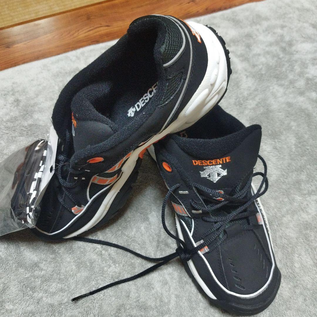 DESCENTE トレーニングシューズ ブラック/オレンジ