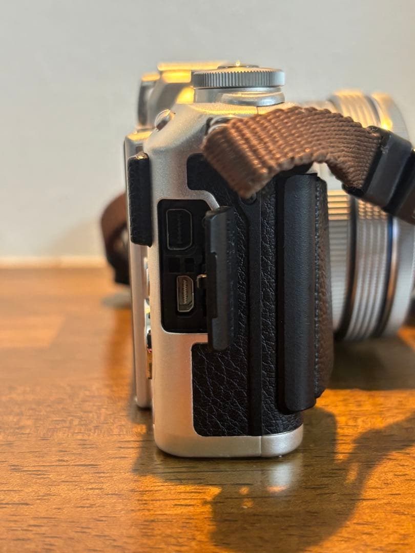 OLYMPUS PEN Lite E-PL7 ミラーレス一眼