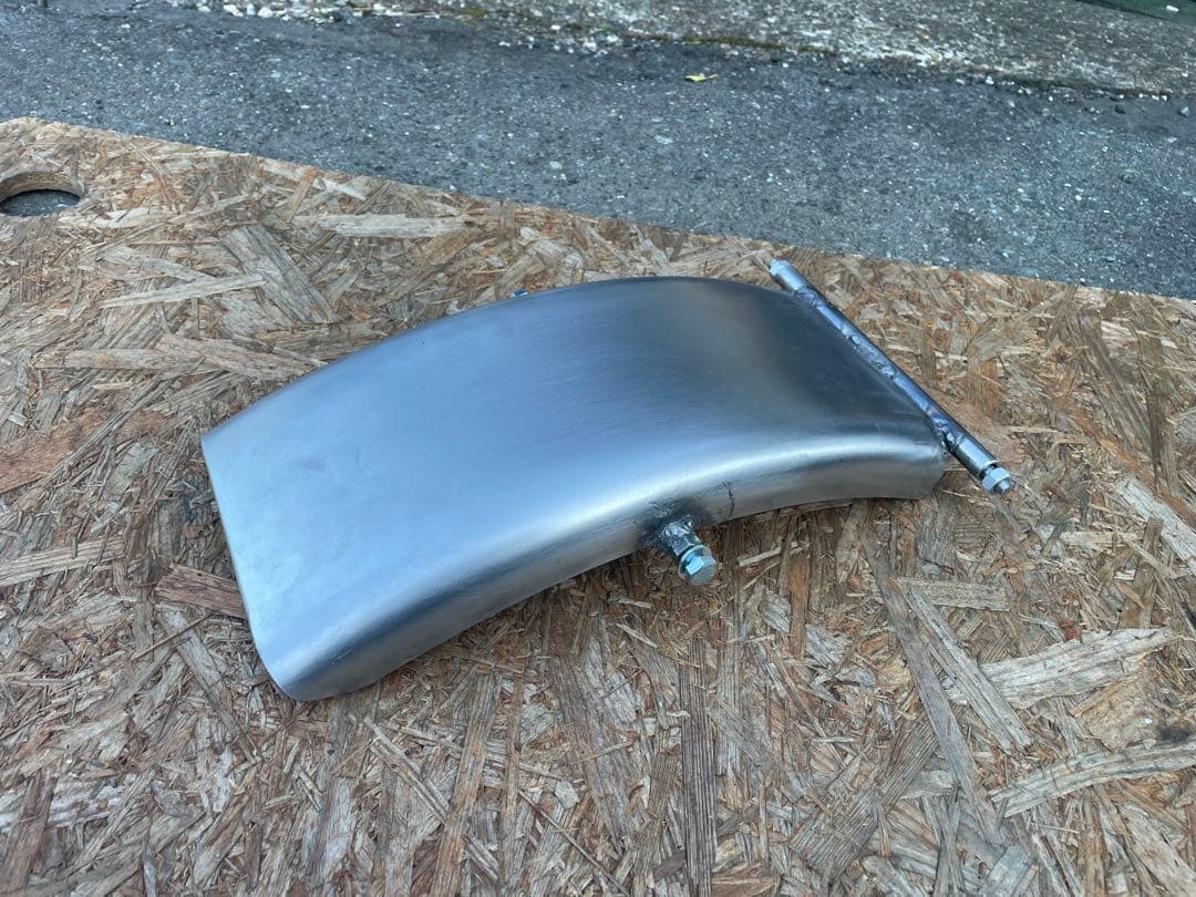 sr400 ボルトオン　フラットフェンダー　ボバーカフェレーサーリアフェンダー