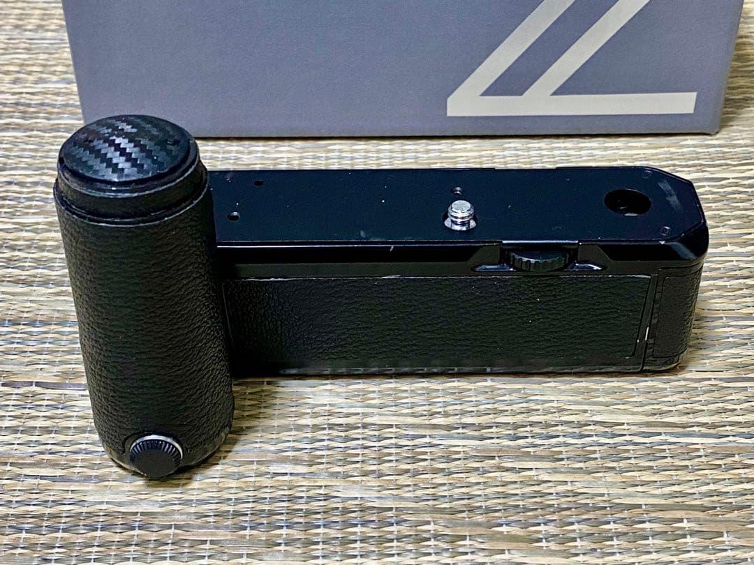 Nikon Z fcシルバーボディミントグリーンおまけでグリップとフラッシュ付き