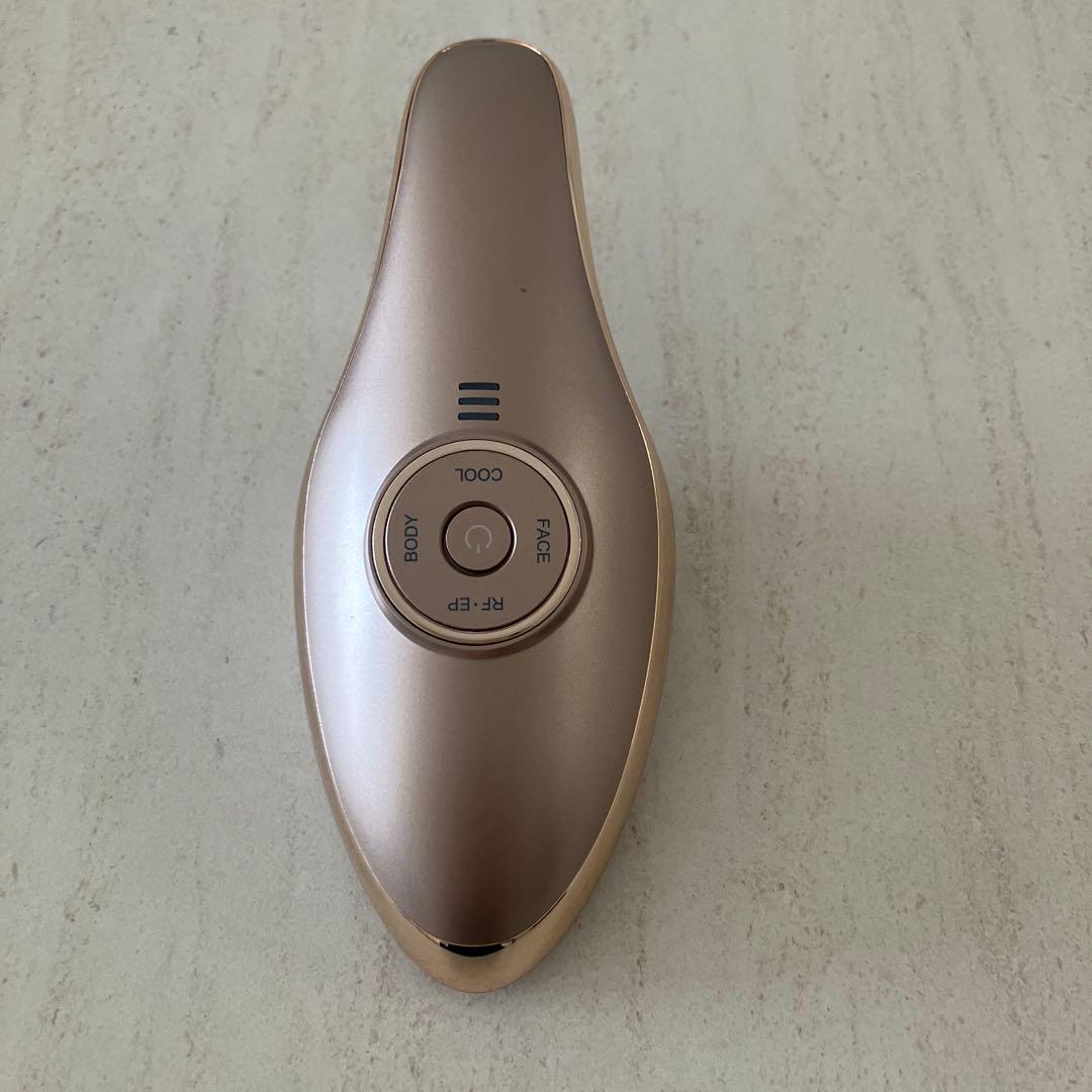 MEラボンエクラ　美顔器 冷却・温熱機能付き