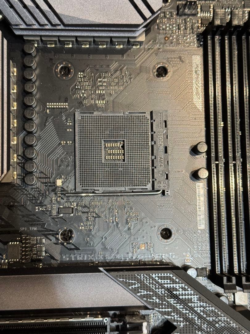 ROG STRIX X570-F GAMING マザーボード