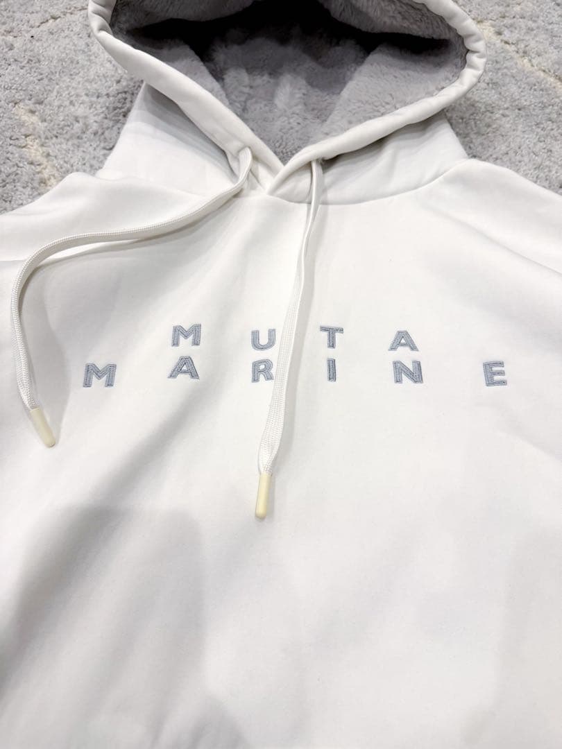 muta MARINE KARUISHI プルオーバーパーカー