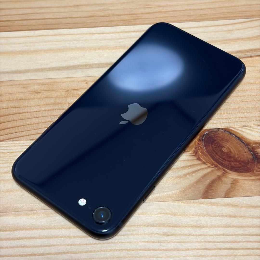 高*歌様 バッテリー新品　iPhoneSE第3世代64GB SIMフリー　美品