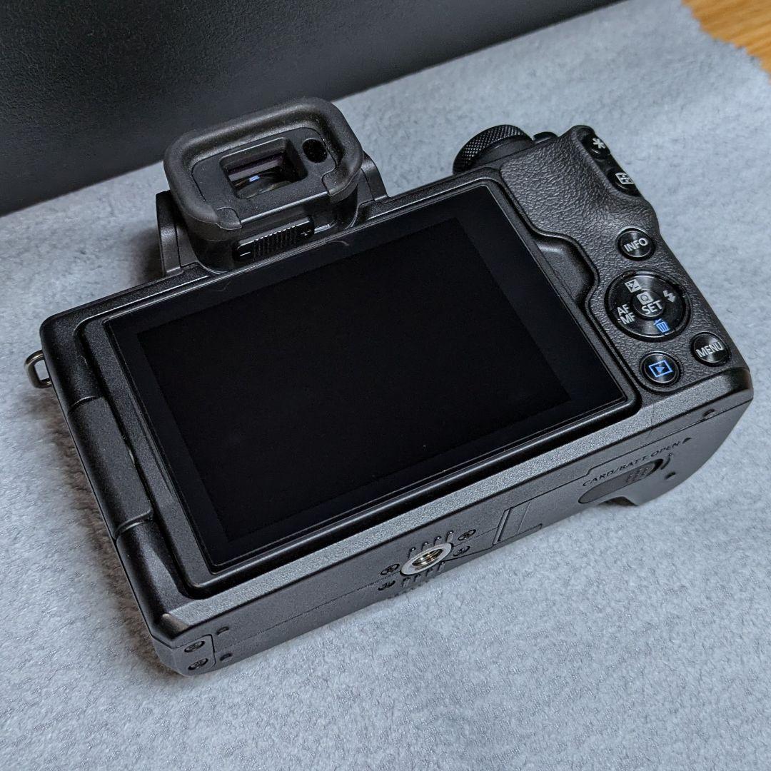 【中古】EOS Kiss M 本体/レンズ3本/付属品/その他