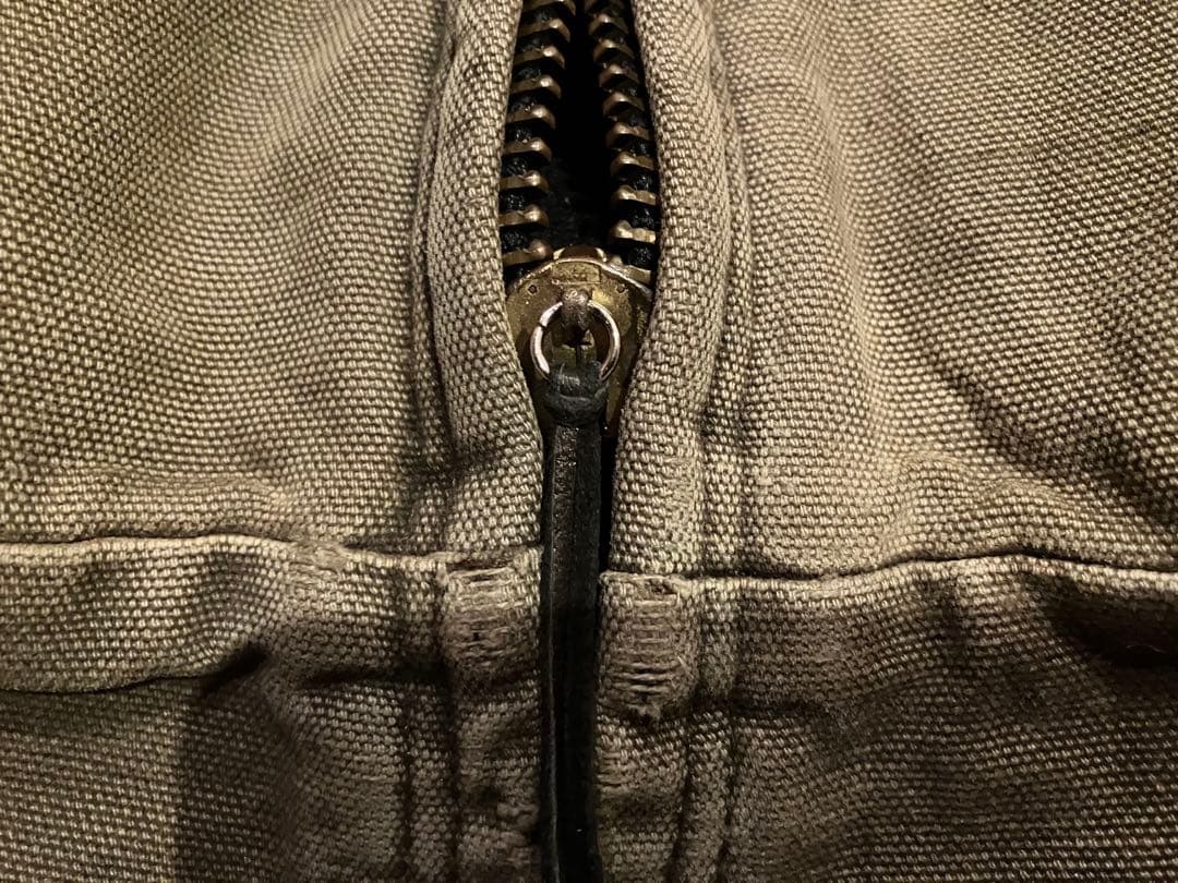 希少サイズ カーハート アクティブジャケット J68 CHT ジャスティン着用