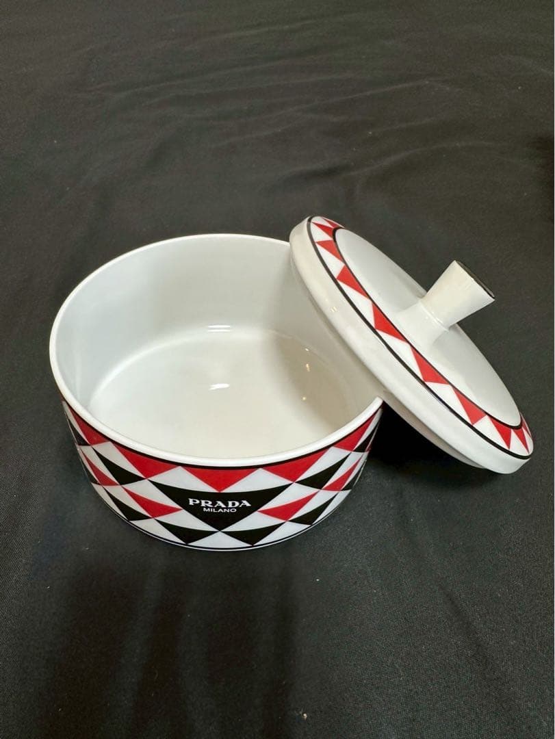【新品】PRADA ポーセリン ジュエリーケース トライアングル 箱付