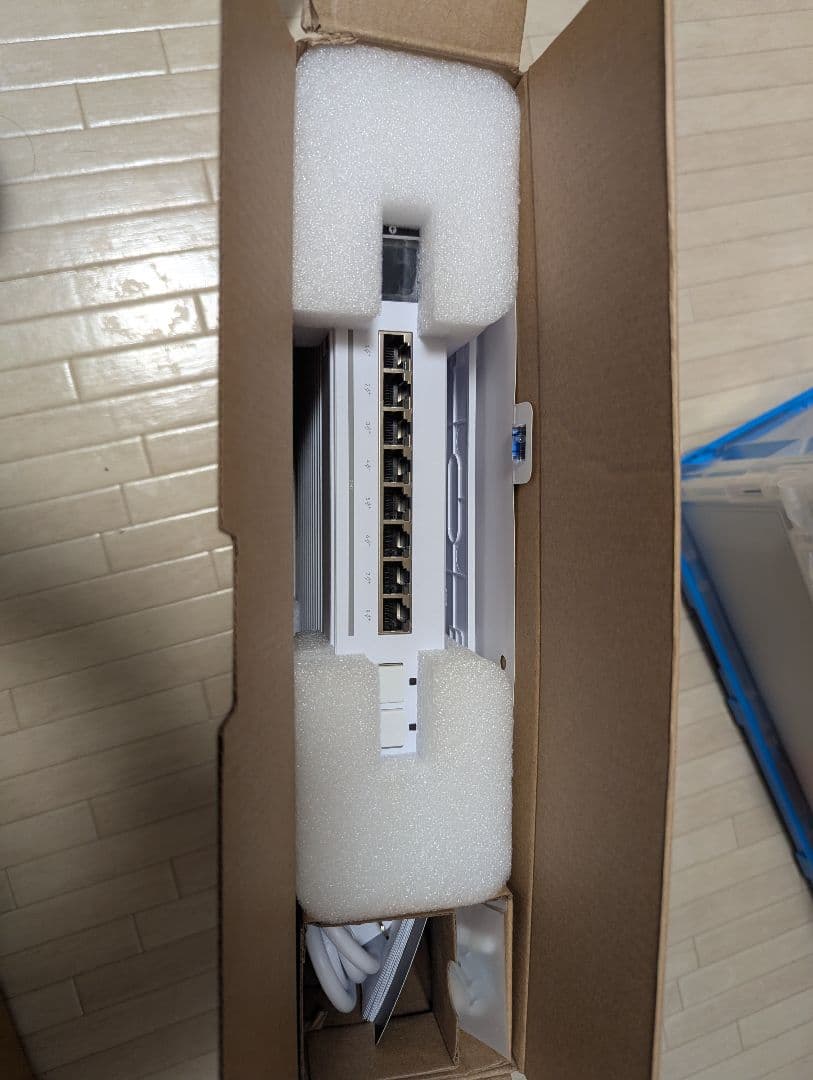 Ubiquiti UniFi スイッチ Enterprise 8 PoE