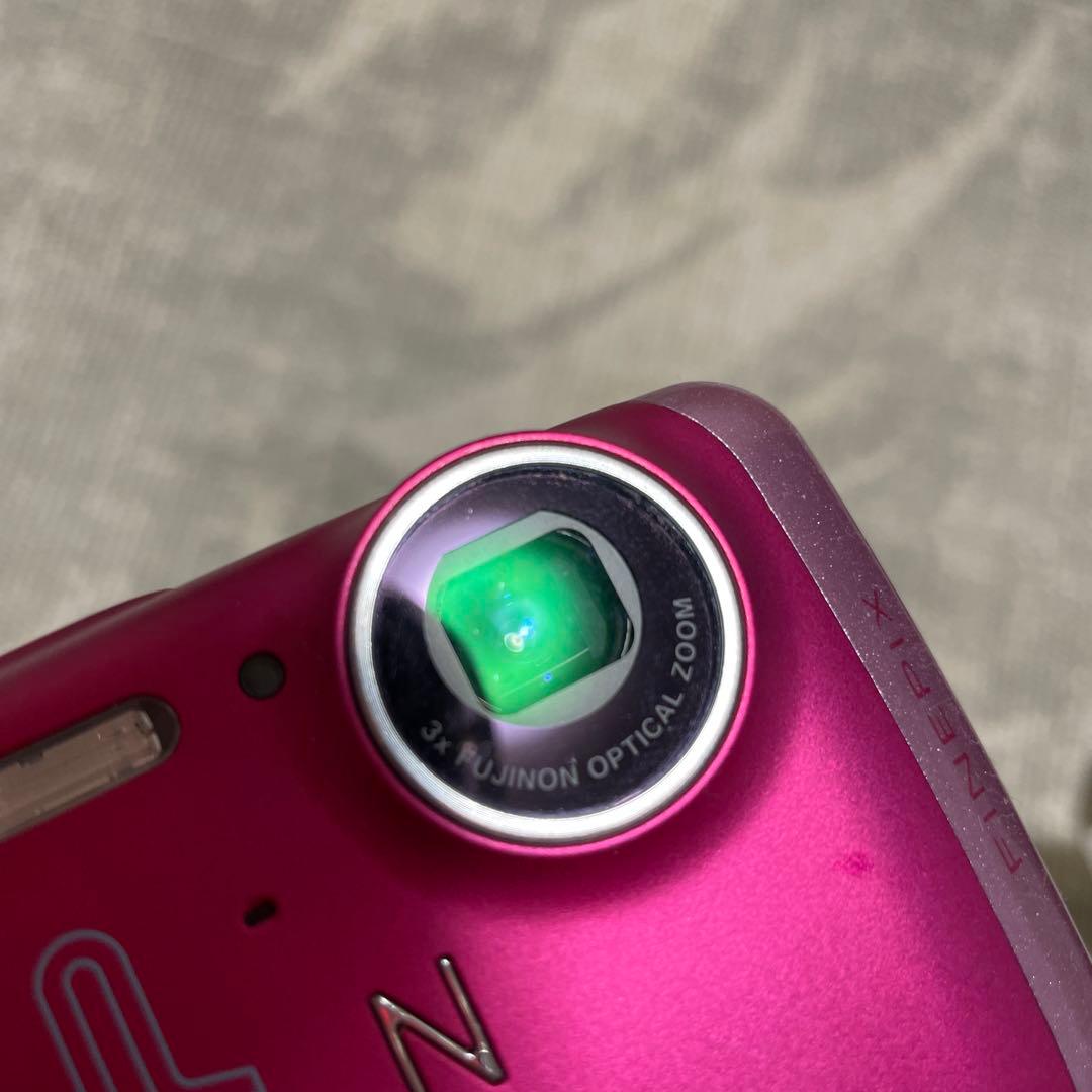 防水コンパクトデジカメ　Fujifilm FinePix Z33WP ピンク