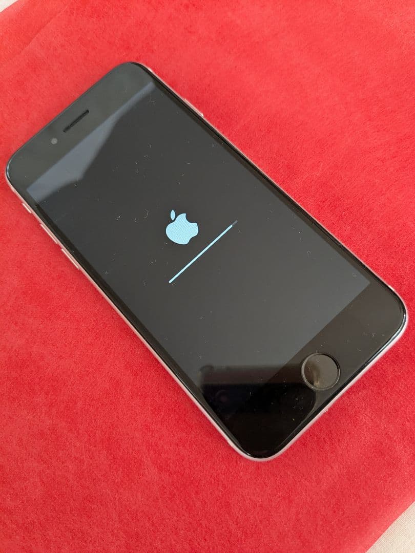 きよさま専用です　iPhone SE2 64GB 白　ホワイト　SIMフリーオリ