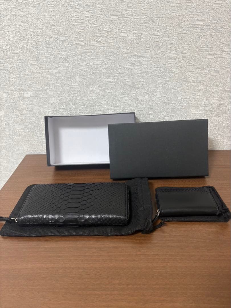 本物のパイソンスキン 長財布 ブラック