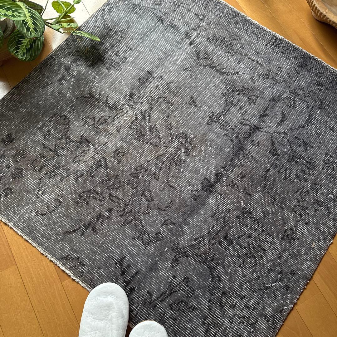 92.5×92.5 正方形　ダークグレイ　ボタニカル　トルコヴィンテージラグ