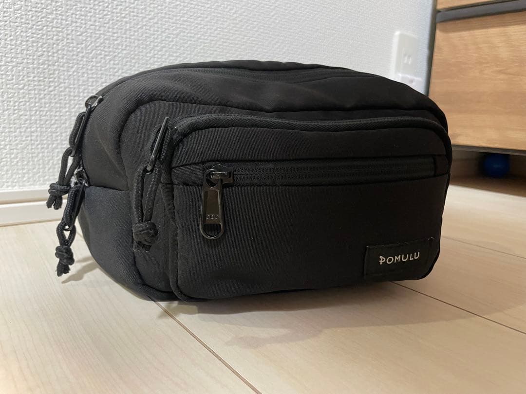POMULU (ポルム )ブラックバッグ ヒップシート