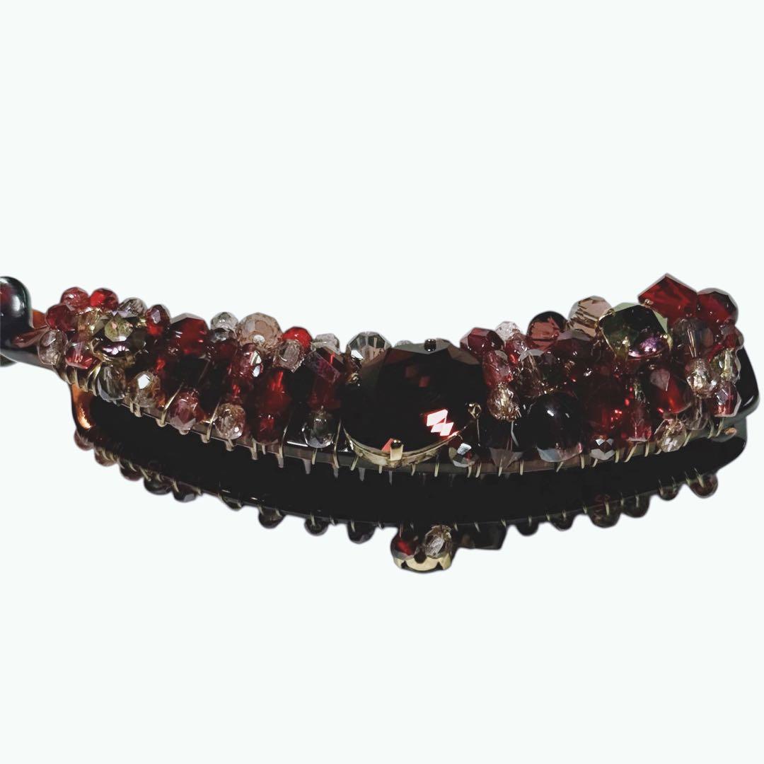 レーヌクロード バナナクリップ クリスタルビーズ 赤系　高級ヘアアクセサリー