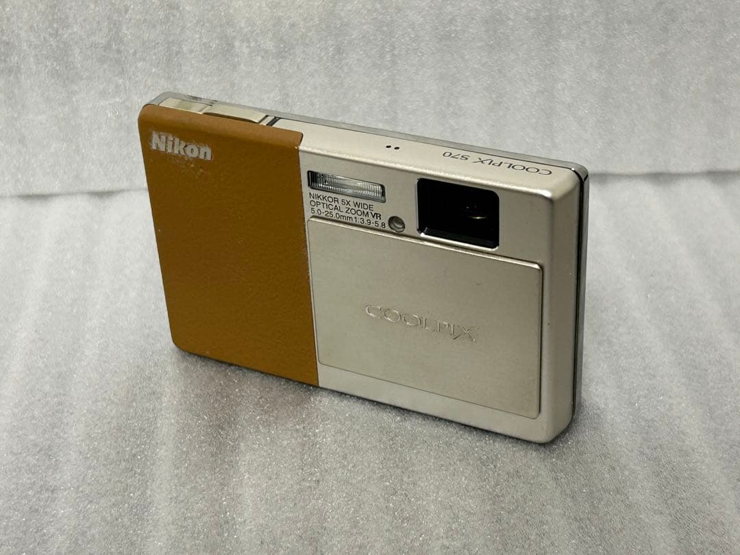 Nikon COOLPIX S70 コンパクトデジタルカメラ　180