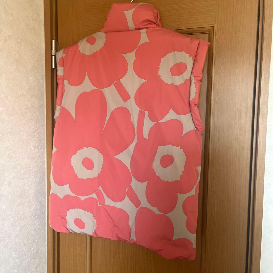 年末sale！marimekko 花柄 ダウンベスト Sサイズ