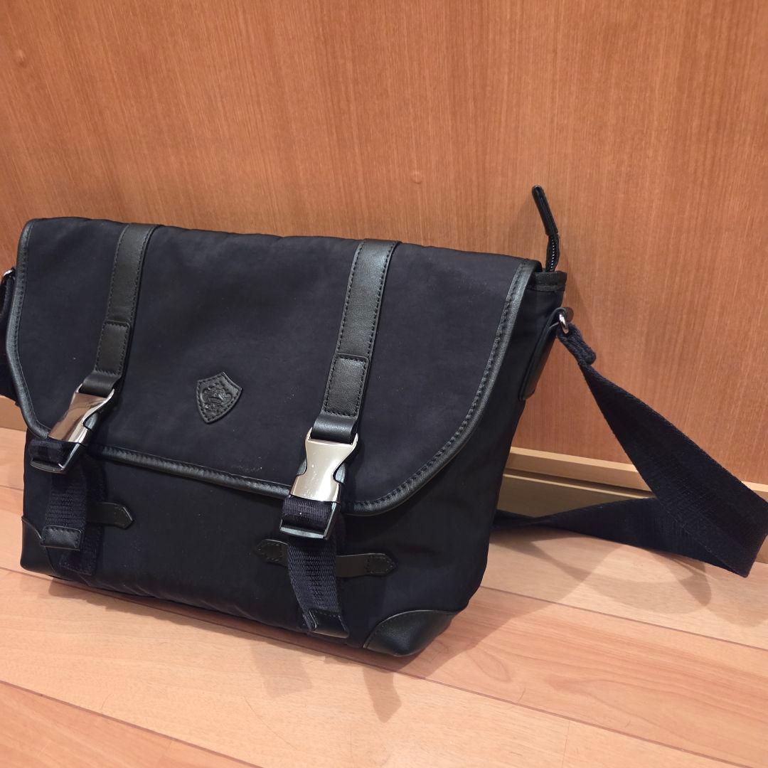専用【極美品】Orobianco ブラック ショルダーバッグ　サックスバー