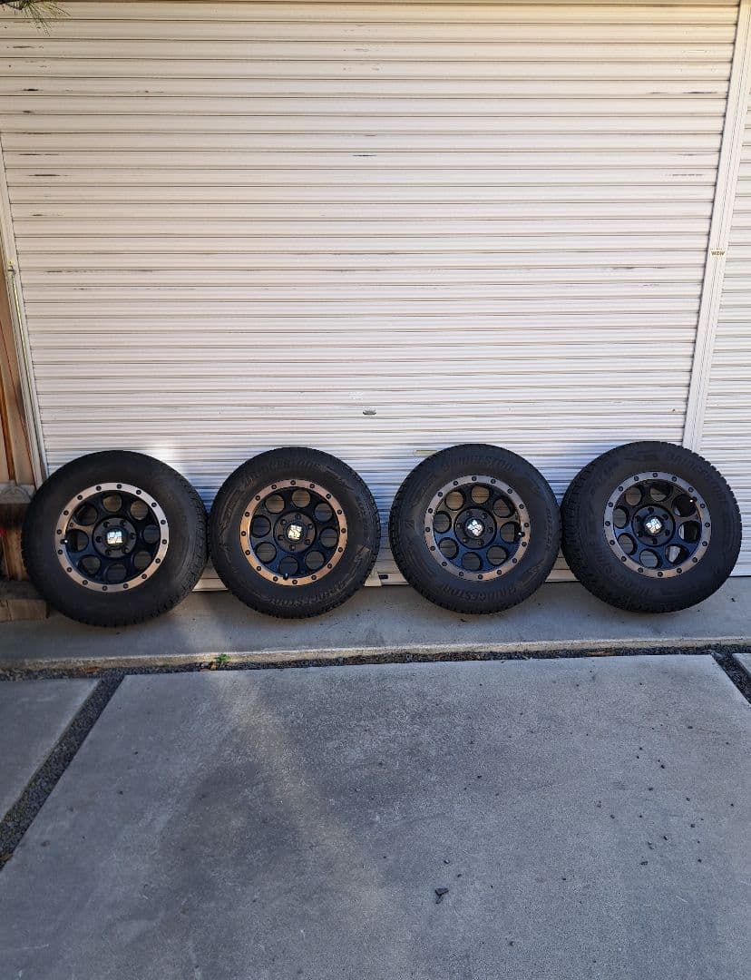 スタッドレスタイヤ265 65 R17&ホイール４本セット