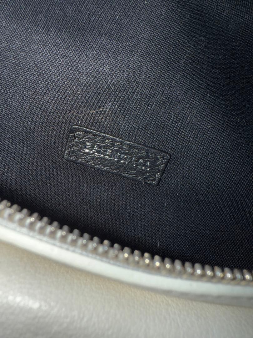 BALENCIAGA バレンシアガ ショルダー ボディ バッグ レザー