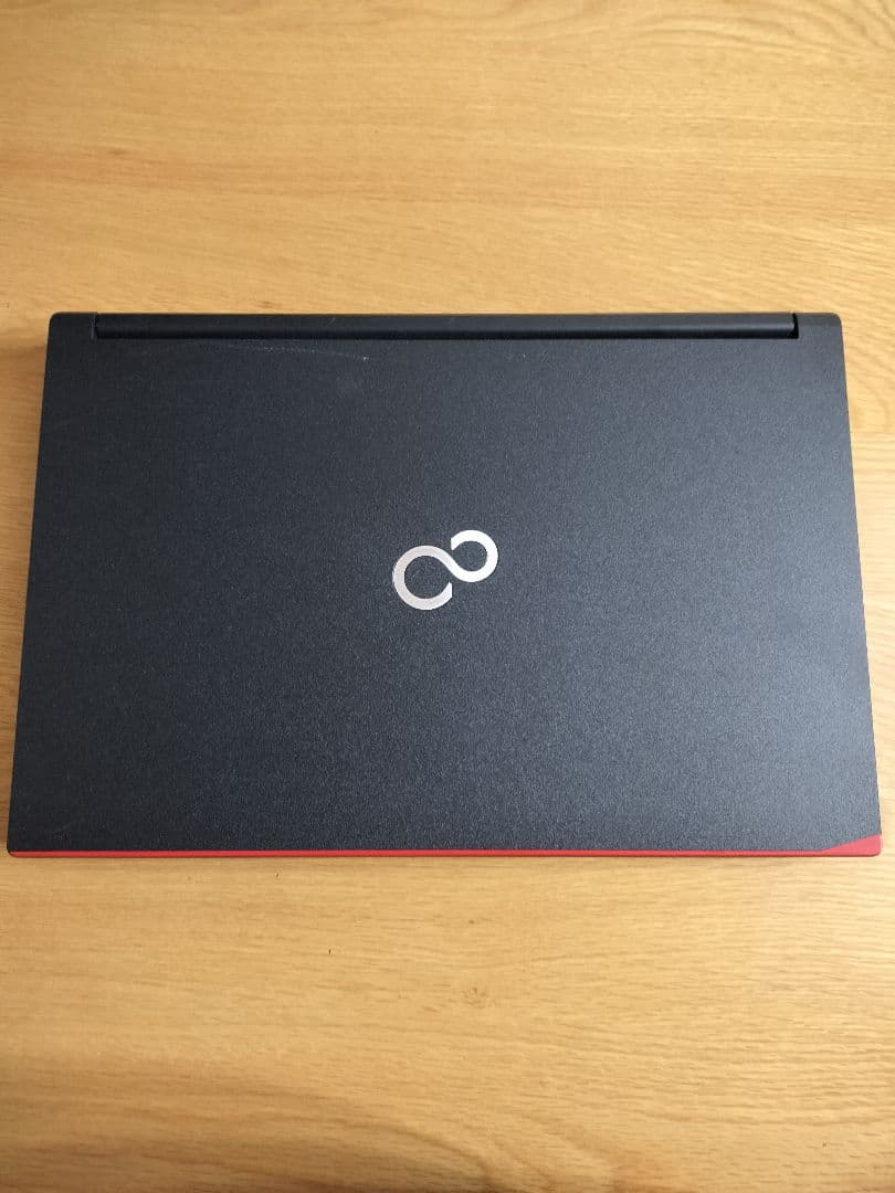 Fujitsu LIFEBOOK 15.6インチ ノートPC