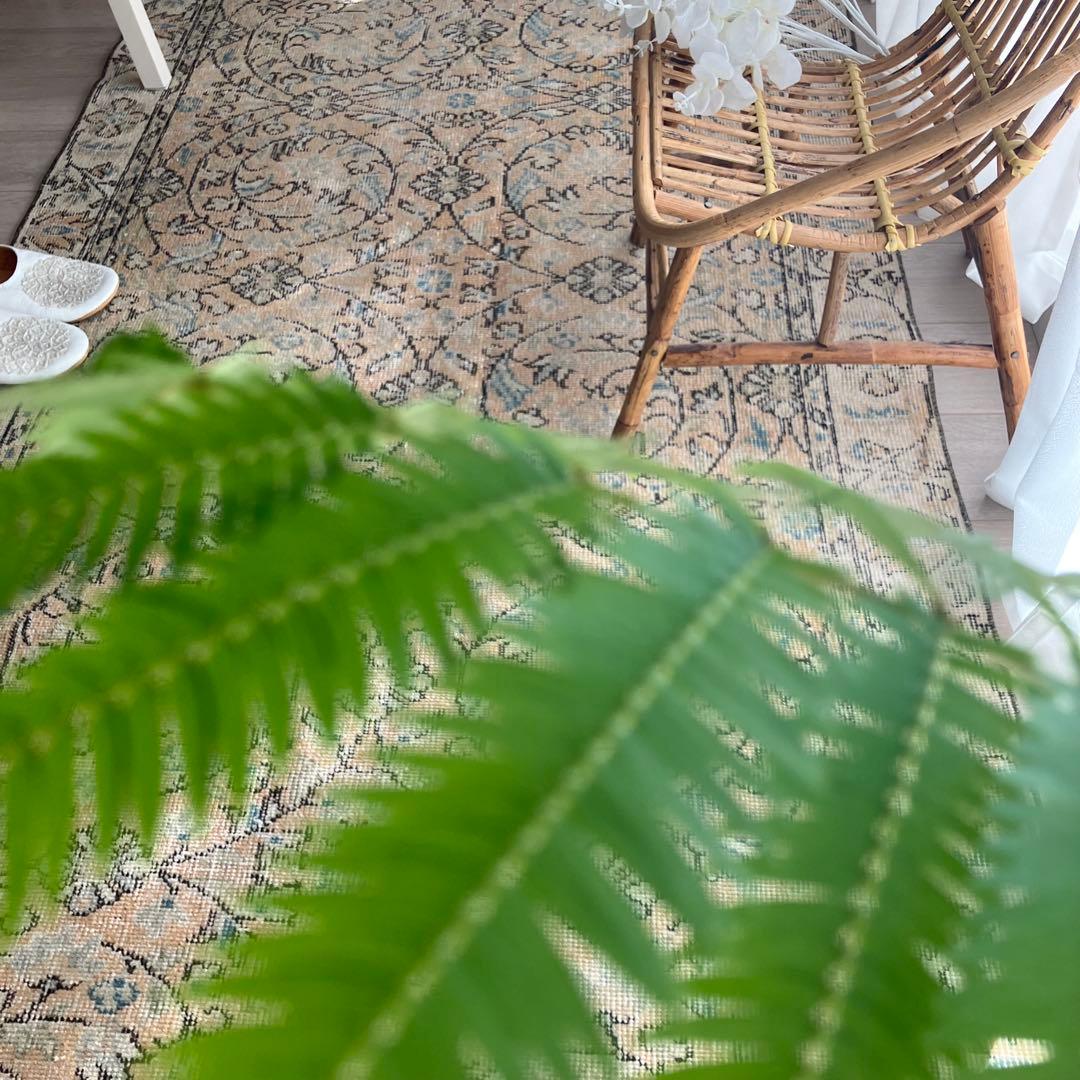 囲みコーラルベージュ✳︎111×211 フローラル　ブルー　トルコヴィンテージラグ