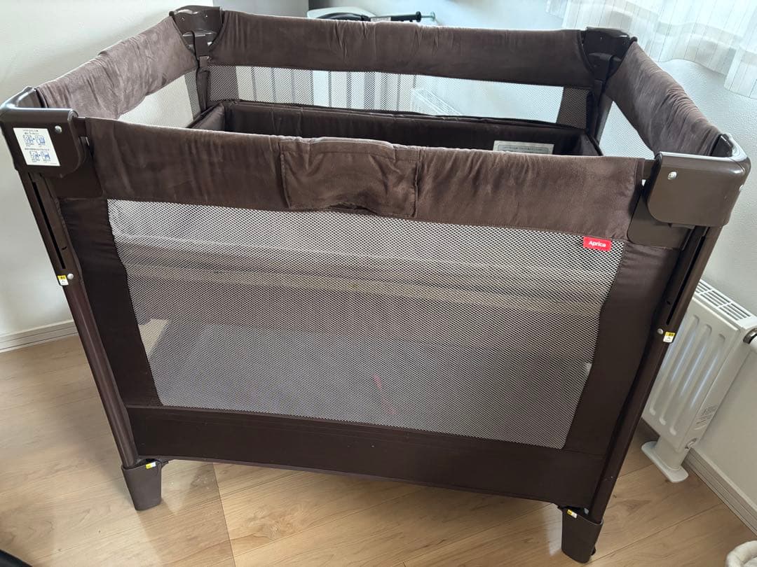 アップリカ　ココネルエアープラス　ブラウン　ベビーベット