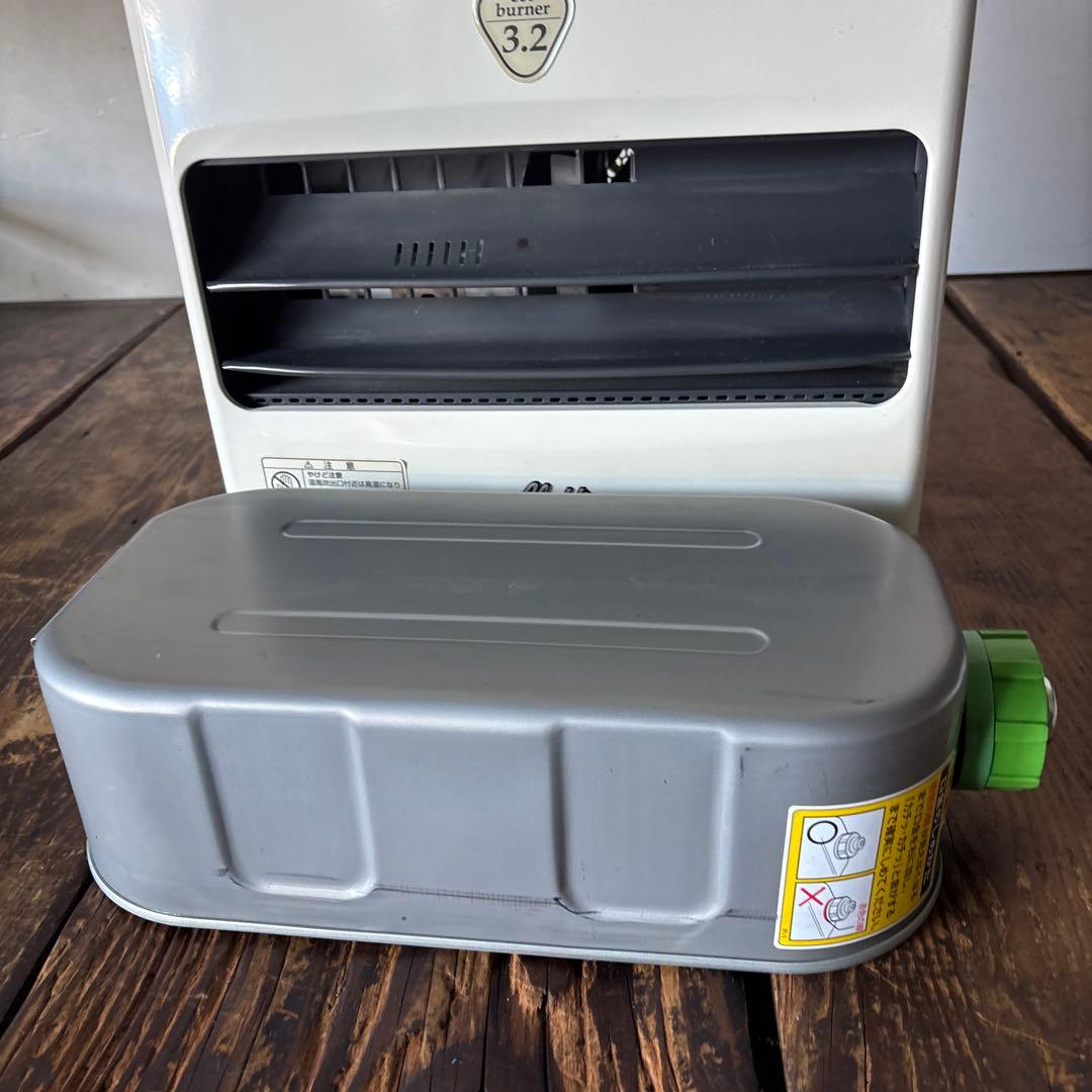 Aladdin AKF-P32AN(W) 石油ファンヒーター　2011年製