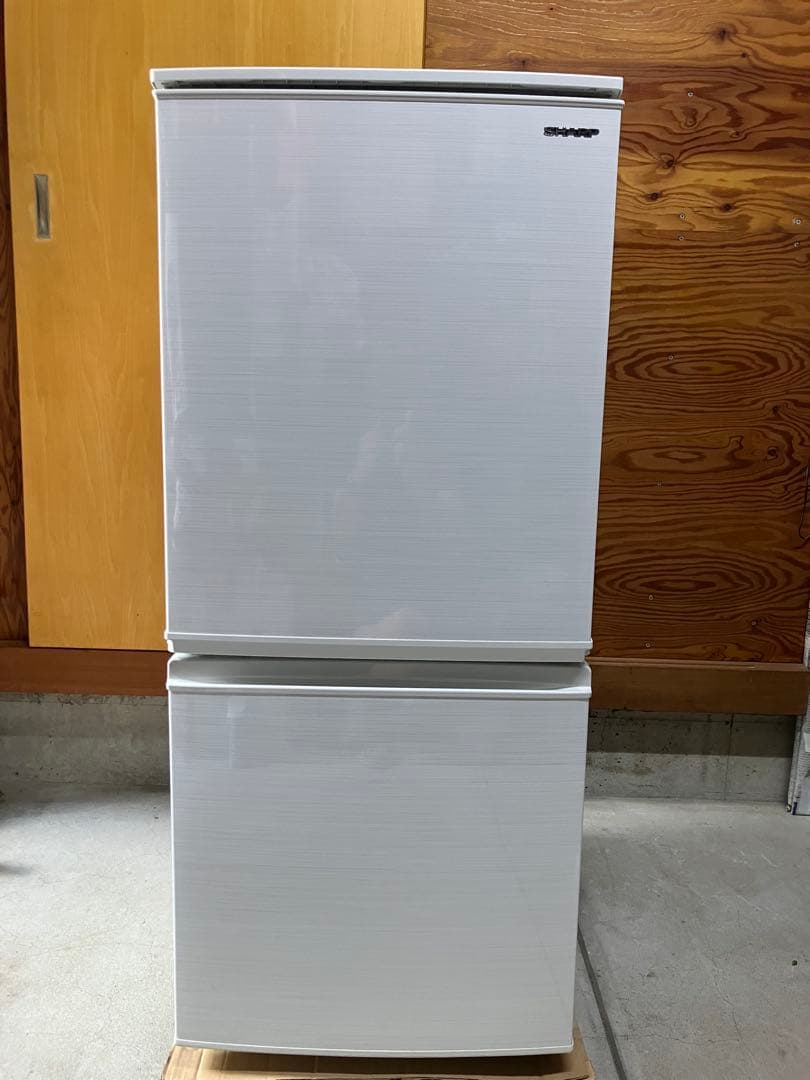 シャープ2ドア　つけかえどっちもドア冷蔵庫 ホワイト　137リットル