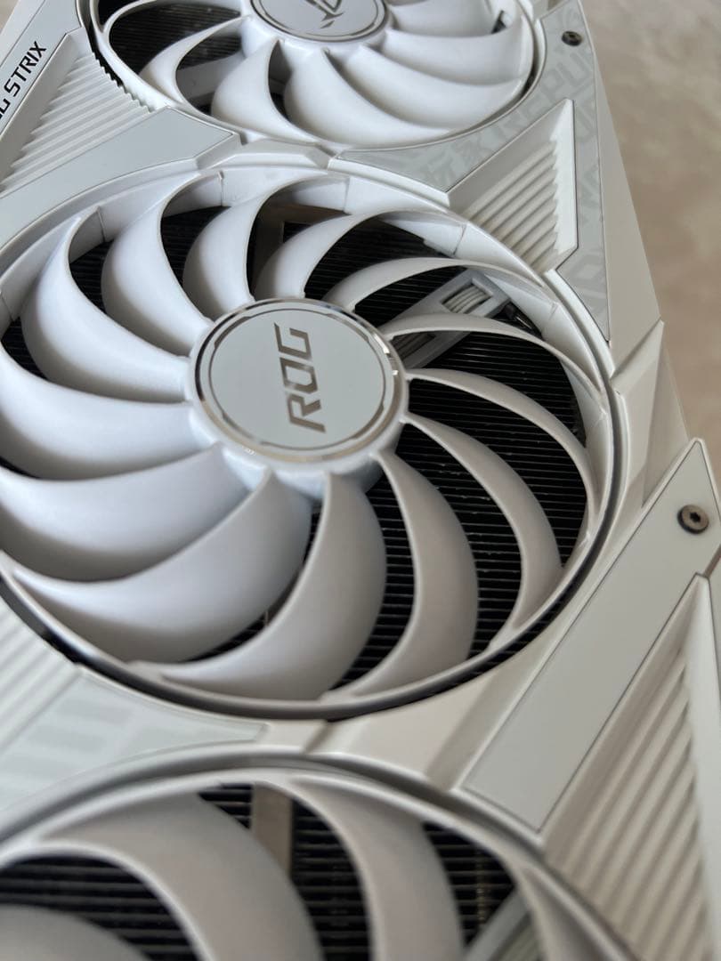 グラフィックボード・グラボ・ビデオカード rog GeForce RTX3090 O24G white