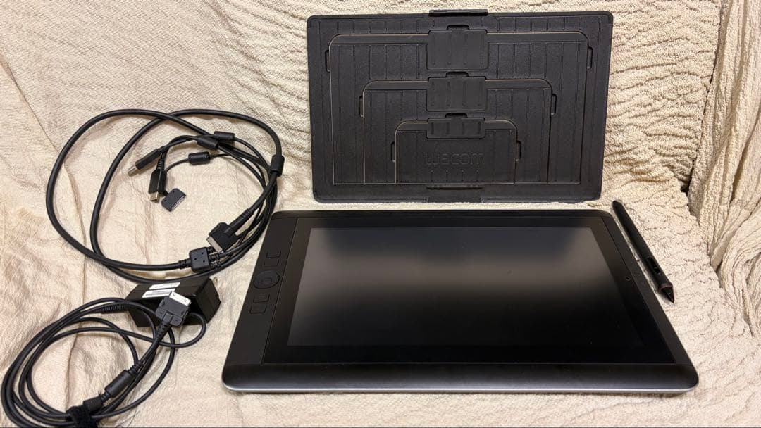 液タブ　WACOM Cintiq Companion Hybrid 13.3型
