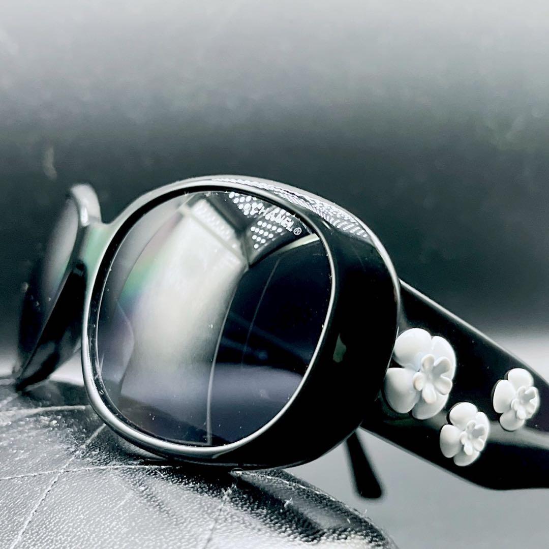 小物 CHANEL sunglasses Camellia White y2k