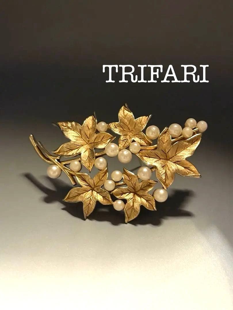 lotuscloud 2534⭐️TRIFARI トリファリヴィンテージブローチ