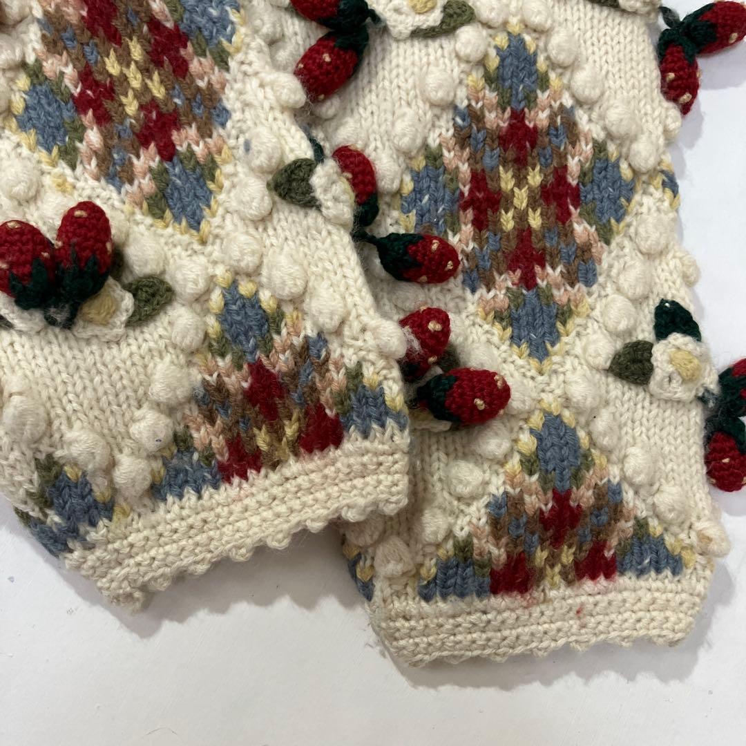 blue berry fam／いちごニット　立体ニット　レトロ　ピンクハウス