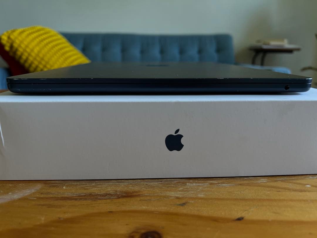 apple MacBook Air 15インチ　M2　ミッドナイト