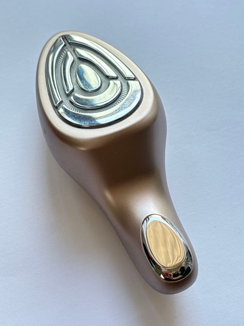 MEラボンエクラ　美顔器 RF・EP・冷却機能付き