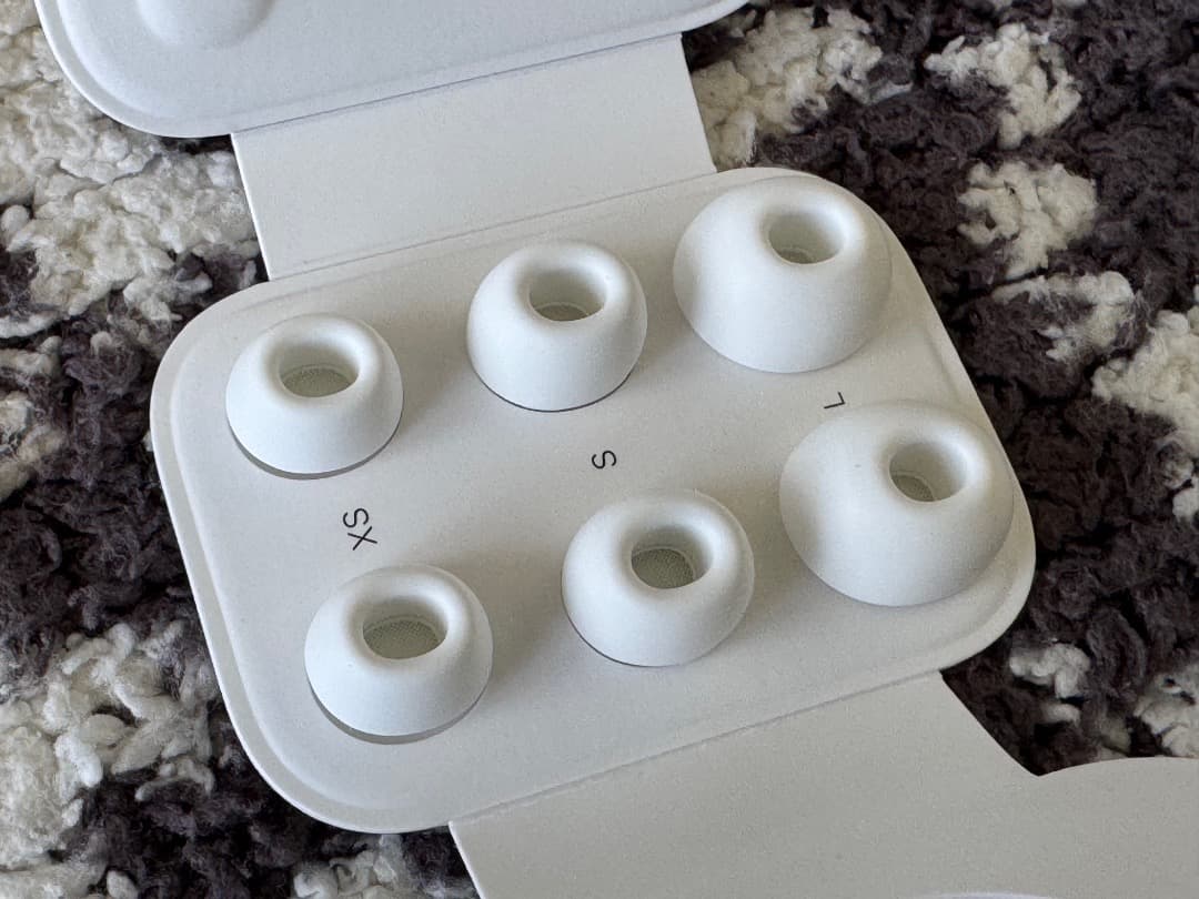 な*ん様 AirPods Pro 2（第2世代Lightning版、MQD83J