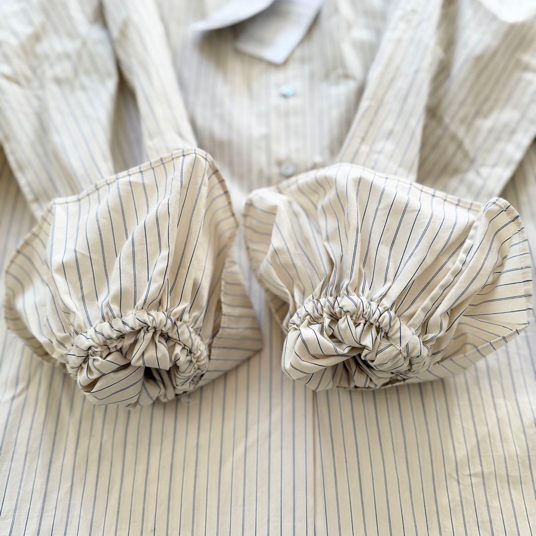 【タグ付き未使用！】スローブイエナ　タイプライターフリルカラーシャツ　ベージュ