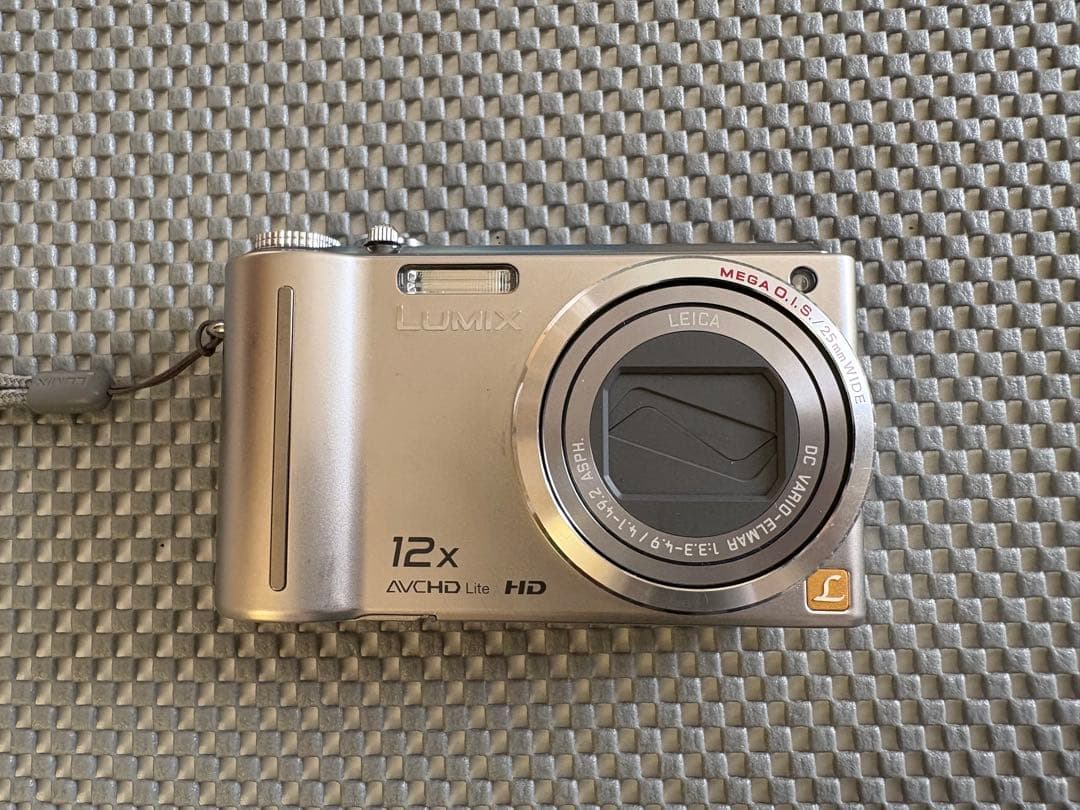 【美品】パナソニック デジタルカメラ LUMIX DMC-TZ7-S シルバー
