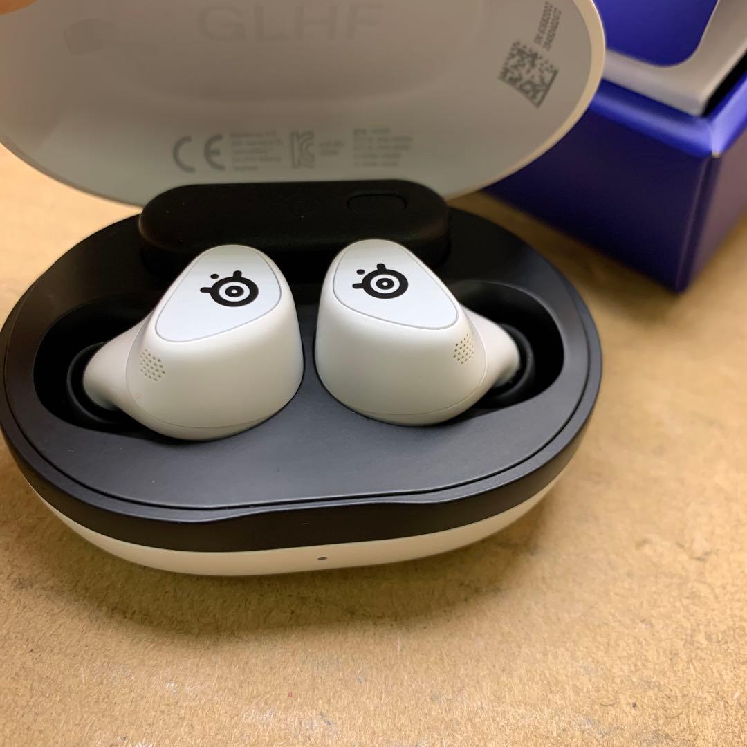 ジャンク　SteelSeries Arctis Gamebuds ホワイト